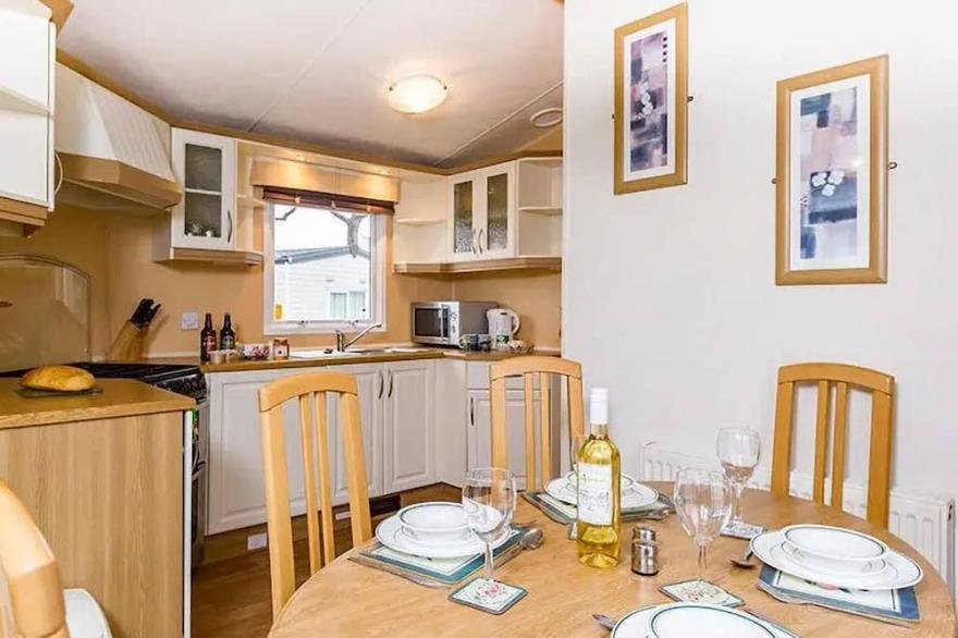 3 bedroom accommodation in Newbridge, Nr Yarmouth