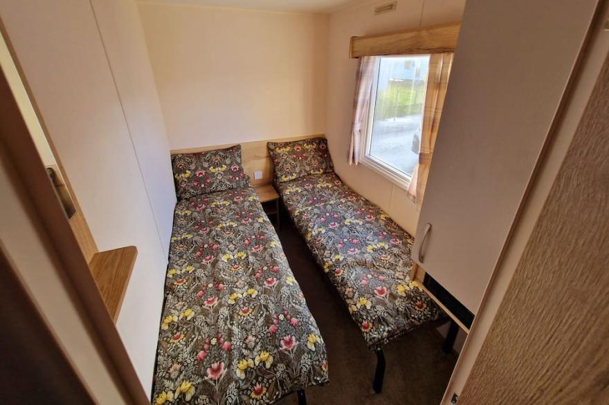 Lux Caravan with Sea view Own parking spot and Terrace