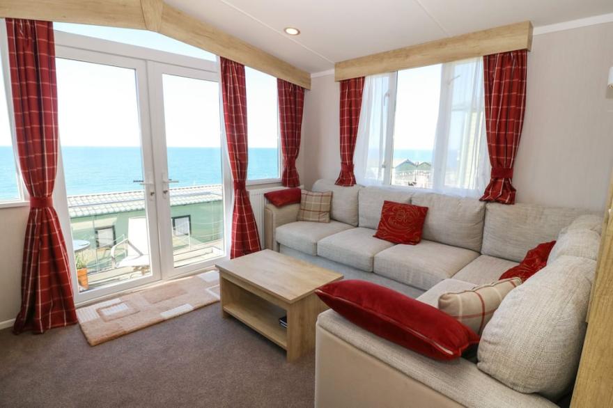 GWEL Y MOR, family friendly, country holiday cottage in Llanaber