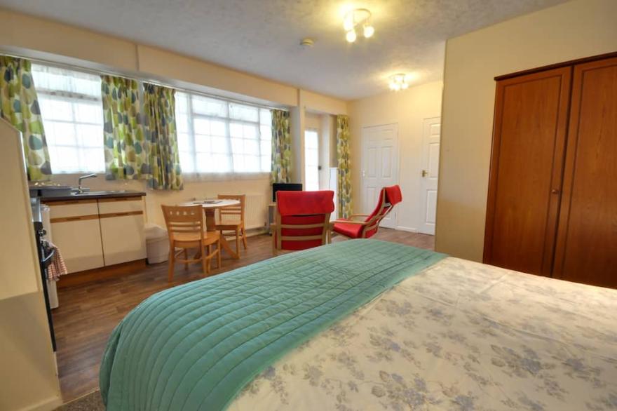Somerville Coach House 3 -  a studio that sleeps 2 guests  in 1 bedroom