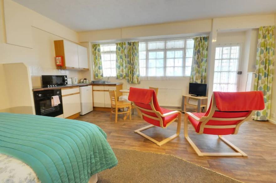 Somerville Coach House 3 -  a studio that sleeps 2 guests  in 1 bedroom