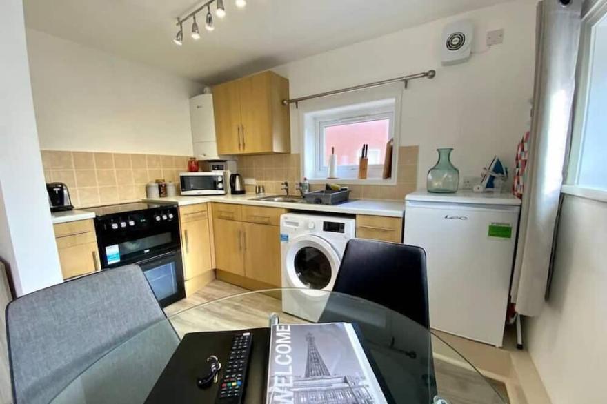 Apartment 4 · Kennedy House Beach Side 1Bed Studio 1F