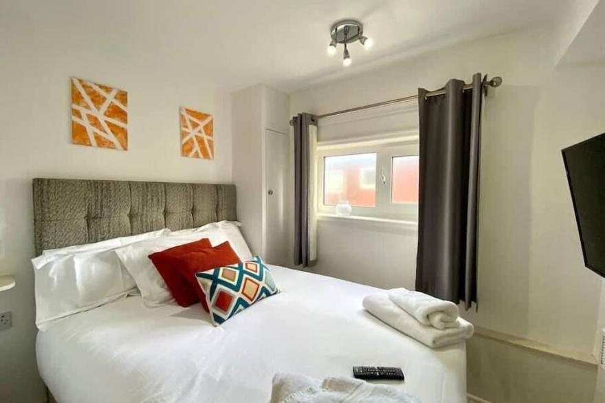 Apartment 4 · Kennedy House Beach Side 1Bed Studio 1F