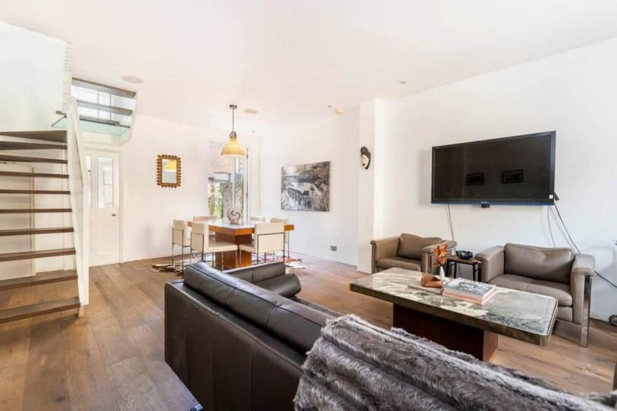 WOO-16 Woodseer · Luxurious Town House with Garden near Brick Lane
