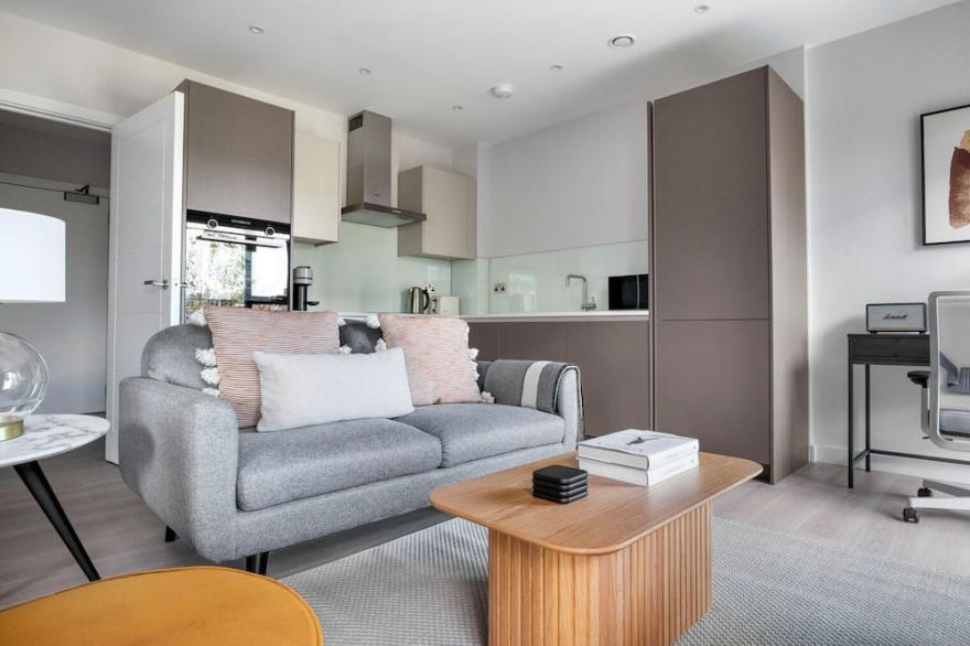 Bright Southwark 1BR w/ Balcony, nr Bars & Restaurants, by Blueground