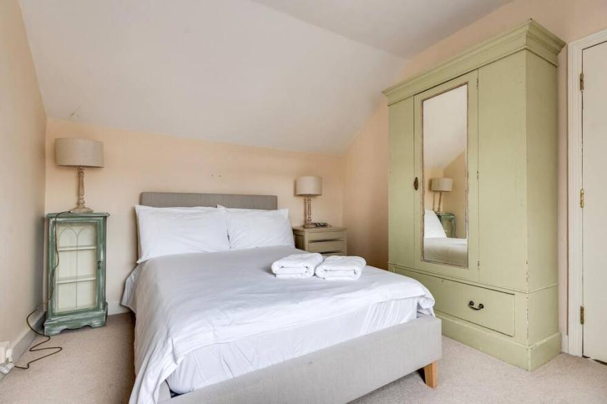 The Walton House spacious 3-Bedroom Jericho House close to City Centre