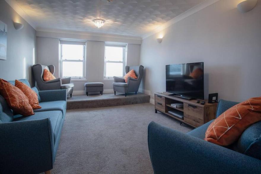 North Beach Heights - 3 Bedroom Penthouse - Tenby