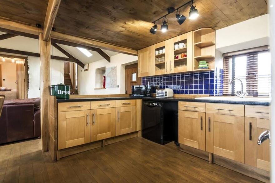 Foxglove - Luxurious Barn Conversion - Blossom  Farm