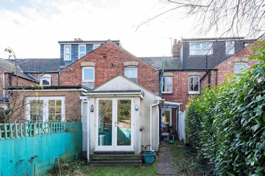 Lovely Terraced 2-Bed House (near Hinksey Park)