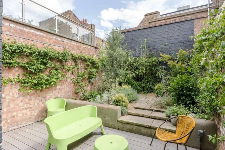Georgian Townhouse with Sun Terrace & Garden