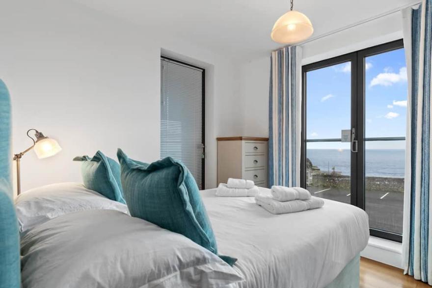 Apartment 8 Waterstone House - Luxury Apartment, Sea Views, Pet Friendly
