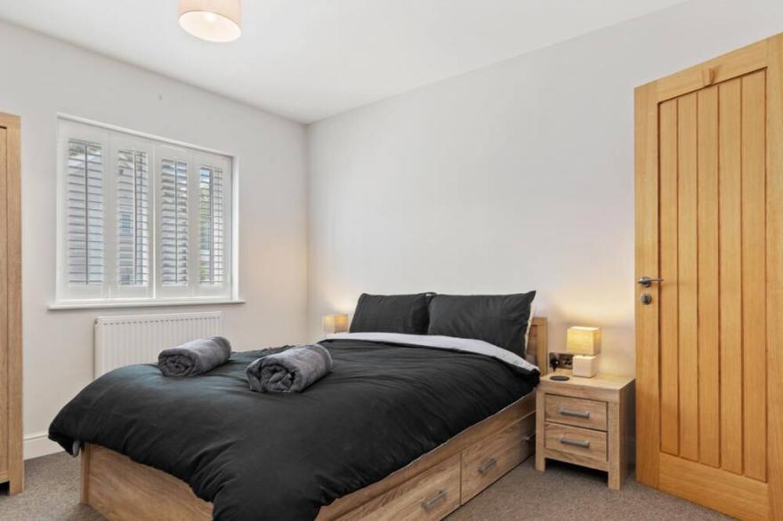 Park Gardens - Lovely Cottage, Parking, Central Location