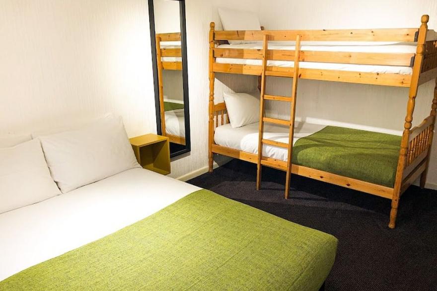 2nd floor double &  bunk bed room apartment 5 minuets walk from town.