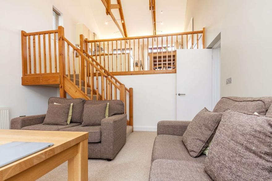 Wonderful private villa for 4 guests with pool, WIFI, TV, patio, pets allowed and parking