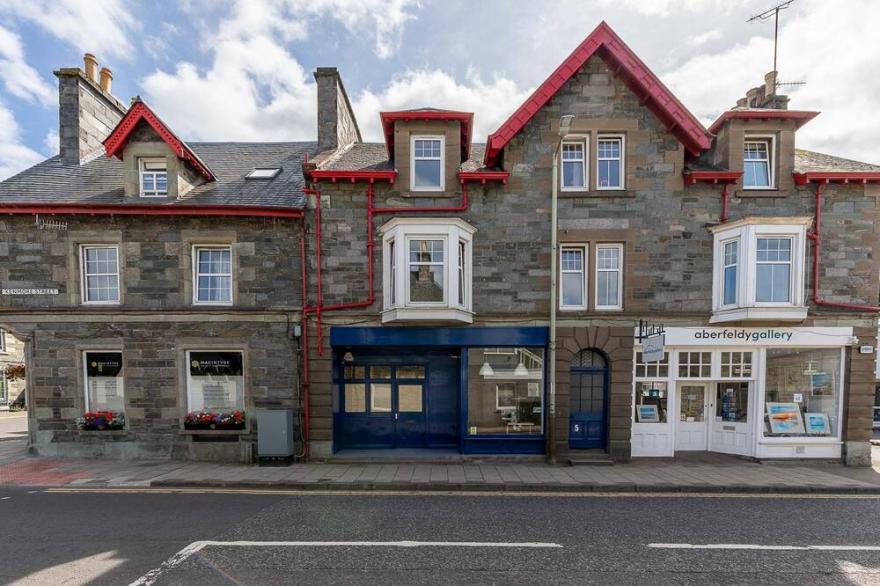 5 Bedroom townhouse in Aberfeldy centre.