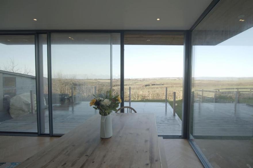 Spacious Cornish Cottage with a Modern Twist, Near Bude, Short Drive to Beach