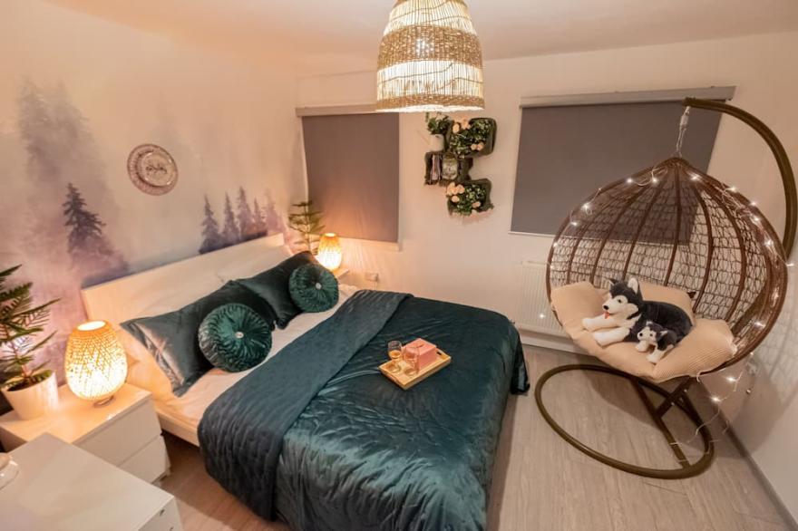 Forest Work & Relax Accommodation (Jungle Room)