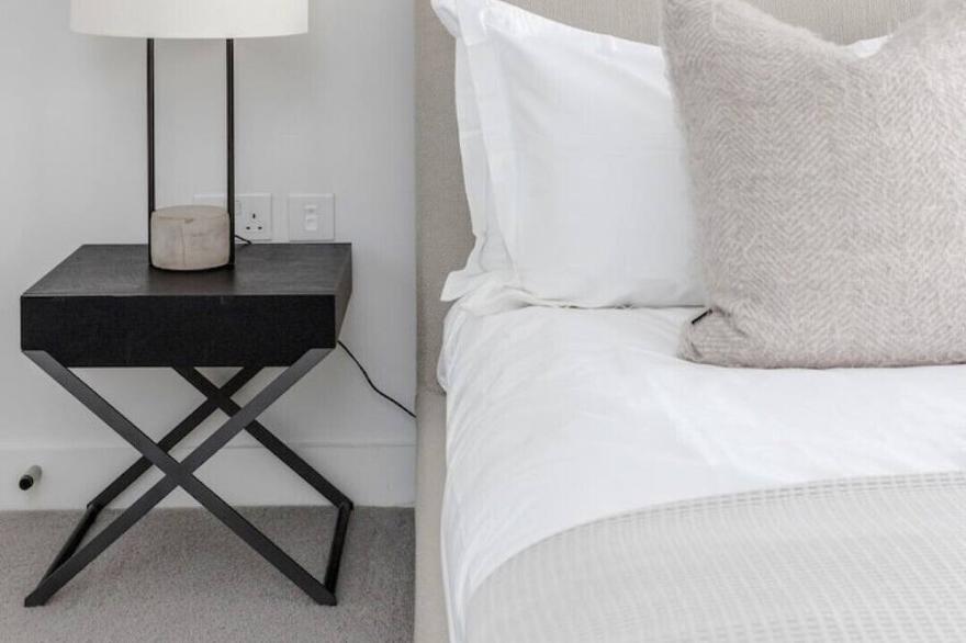 Modern Central Town House by Hyde Park | 2BR 2BA