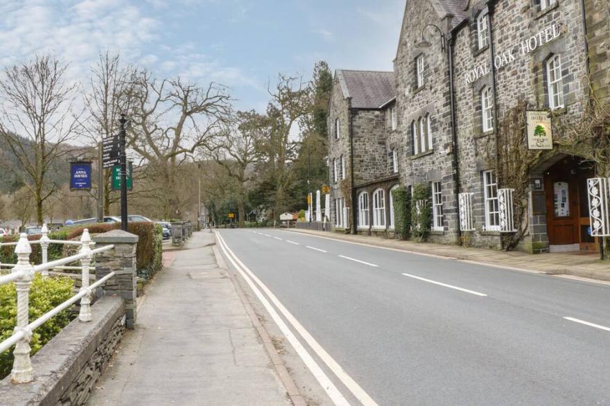 THE DENE, pet friendly, country holiday cottage in Betws-Y-Coed