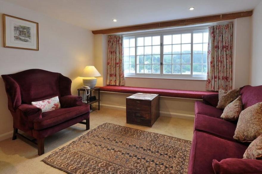 Shipwrights Cottage on the banks of the Salcombe Estuary