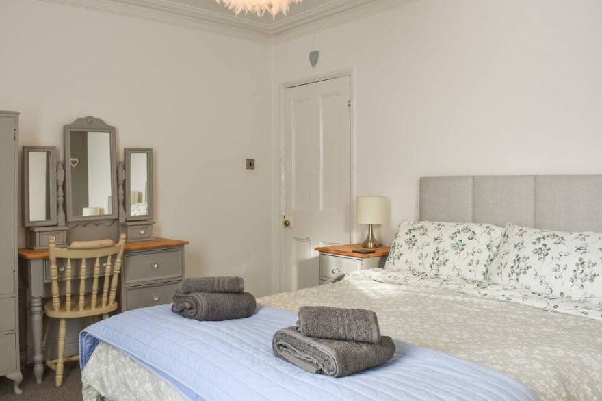 2 bedroom accommodation in Scarborough