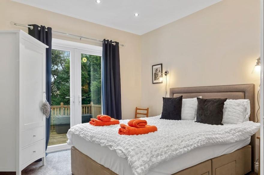 Pass the Keys | Luxury Cottage with Hot Tub near Secluded Beach