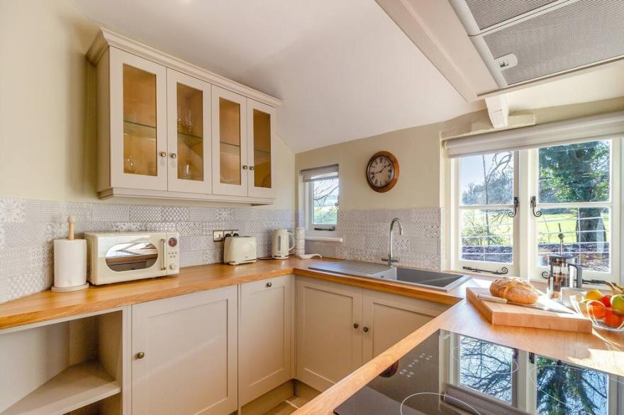 2 bedroom accommodation in Monmouth
