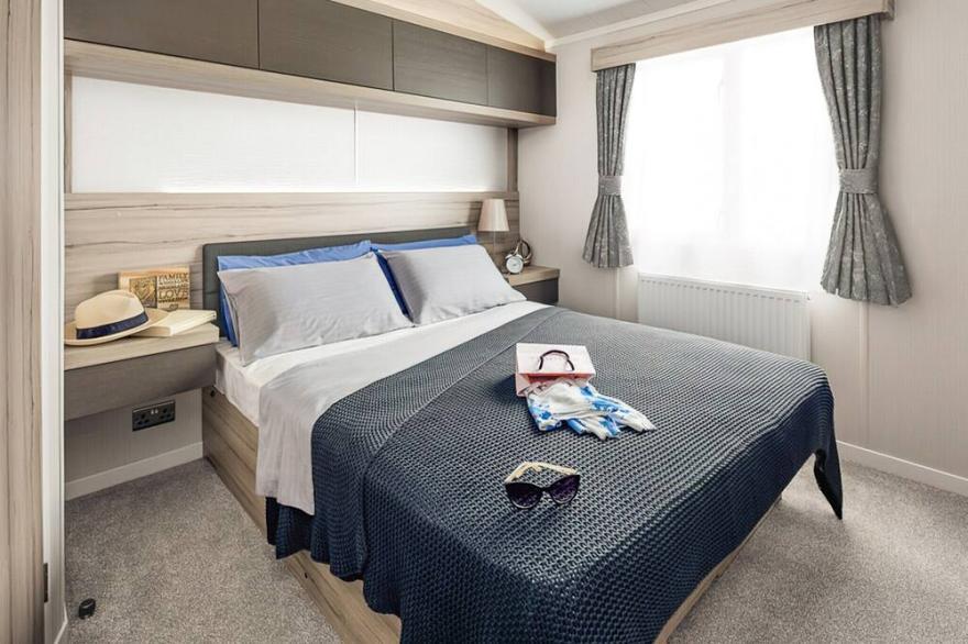 3 bedroom accommodation in Axminster