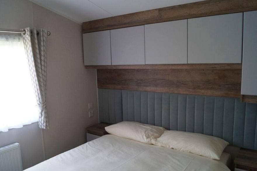 2 bedroom accommodation in Woodbury, Exeter