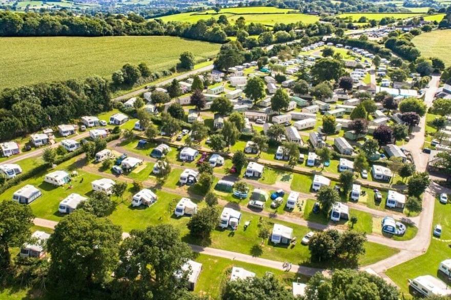 2 bedroom accommodation in Axminster