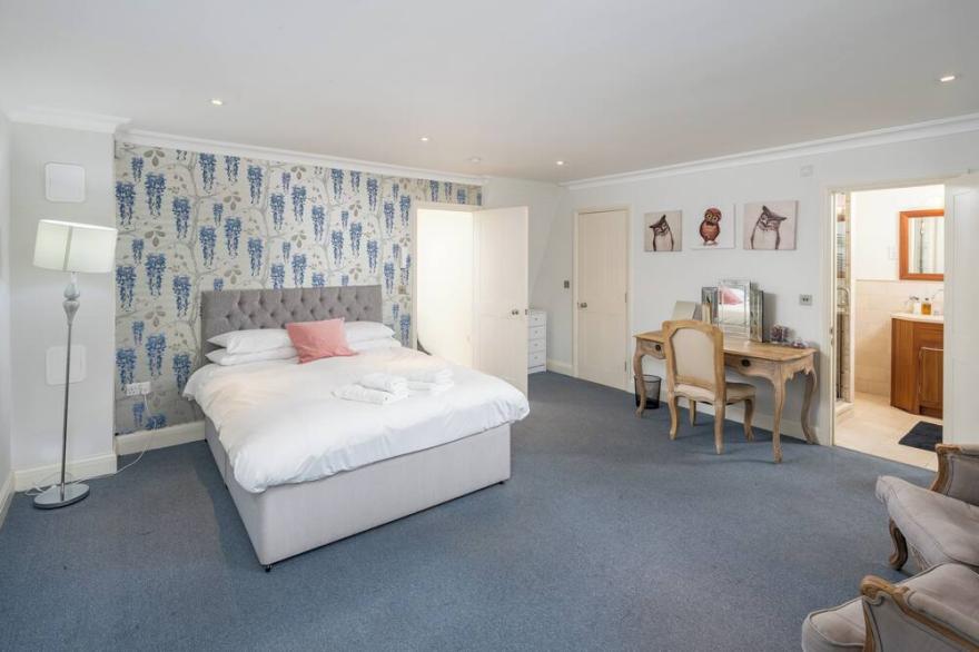 Spacious Quiet 4-bedroom/6-bed House With Garage 5min Walk to Paddington Station