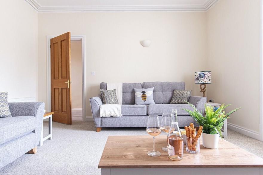1 Marine Terrace, sleeps 4 in Wadebridge