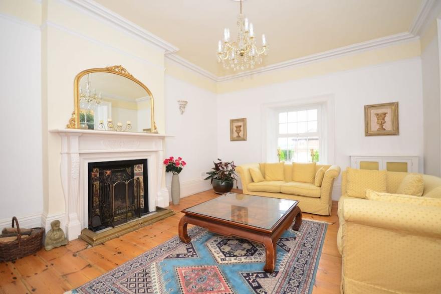 Large 5 double bedroom character stone house sleep 10, close to seafront
