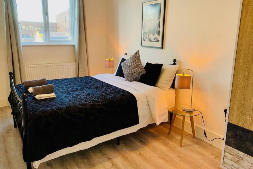 Beautiful Flat In Woking Central
