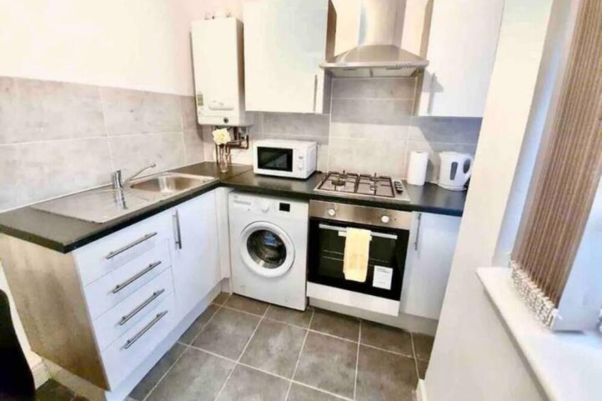 Chic & Gorgeous 3-br Home Near City Centre
