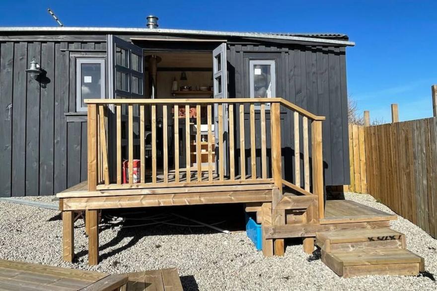 Hidden Hut – Secluded Shepherds Hut Titagel
