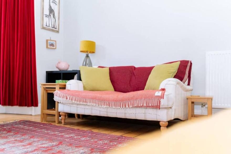Charming 2 Bedroom Flat in Stockbridge