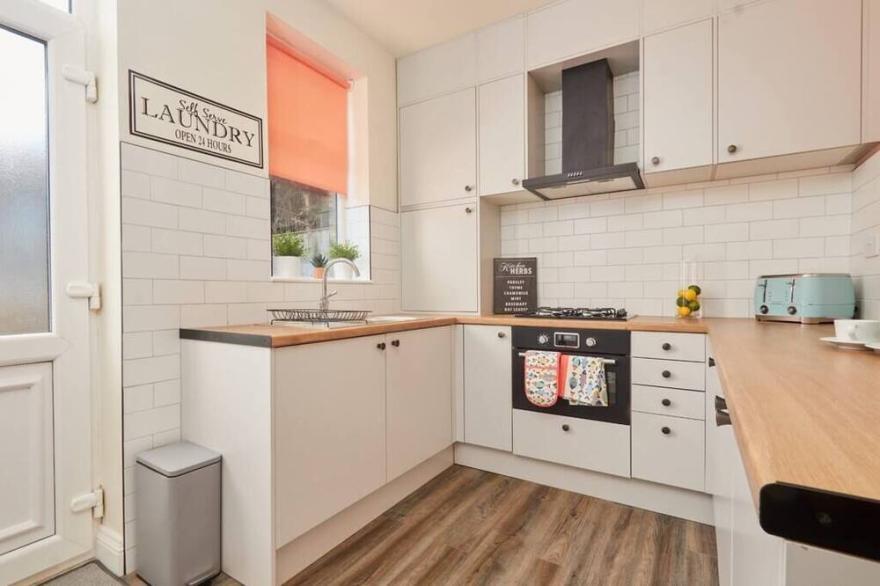 10%OFF| 3 Nights | Leeds | Bradford | Free Parking