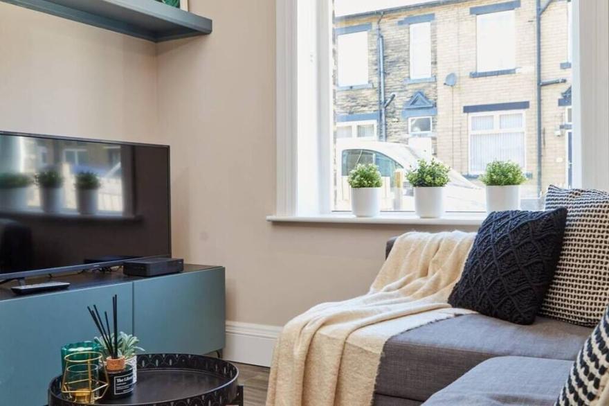 10%OFF| 3 Nights | Leeds | Bradford | Free Parking