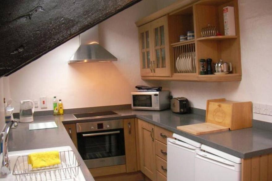 Cosy modernised Cornish Cottage 3 mins from the beach
