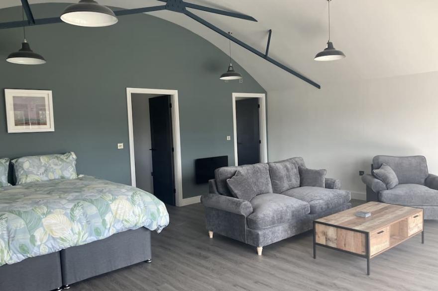 Brand New! Newly renovated Dutch Barn conversion in the Shropshire countryside