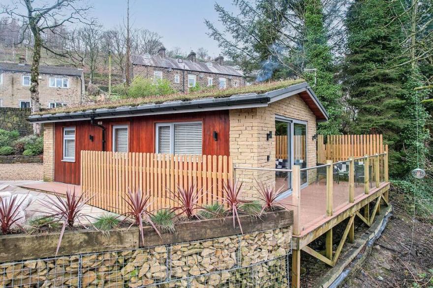 Tree Tops & the Stepping Stones Sleeps 12