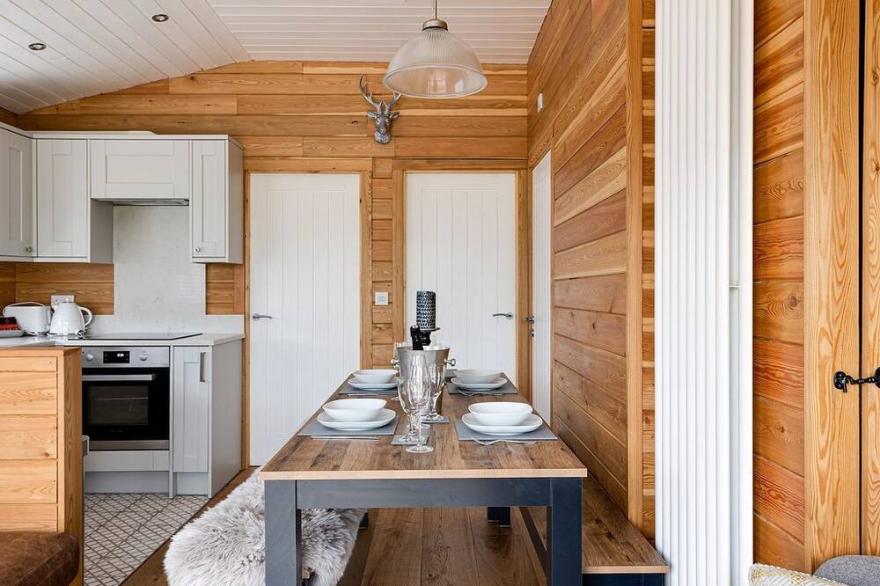 Tree Tops & the Stepping Stones Sleeps 12