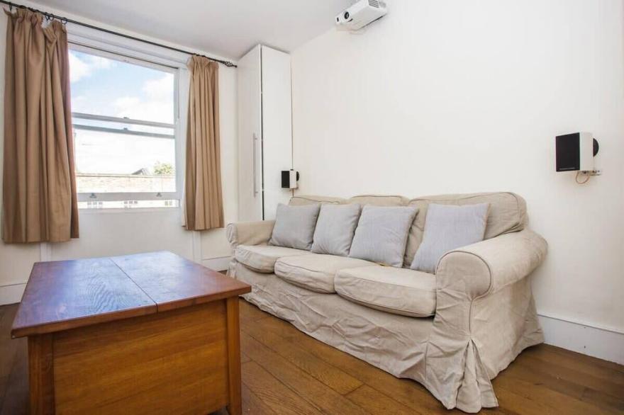 Comfortable Central 1 Bedroom Flat