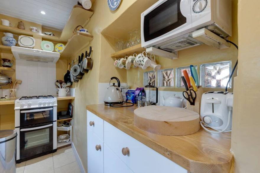 Charming Historical Cottage in Scarborough