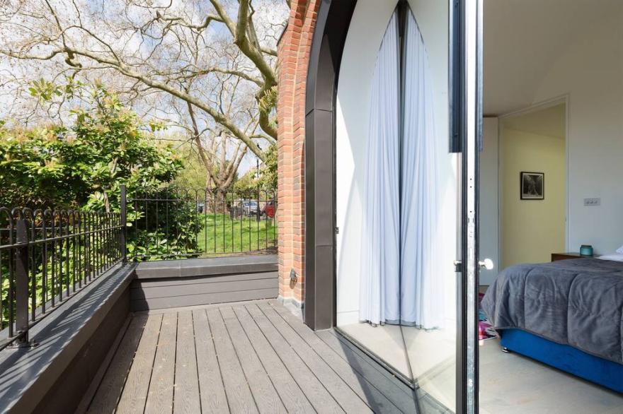Arches 2 - 4 bedroom mews house