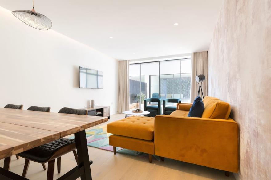 Arches 2 - 4 bedroom mews house