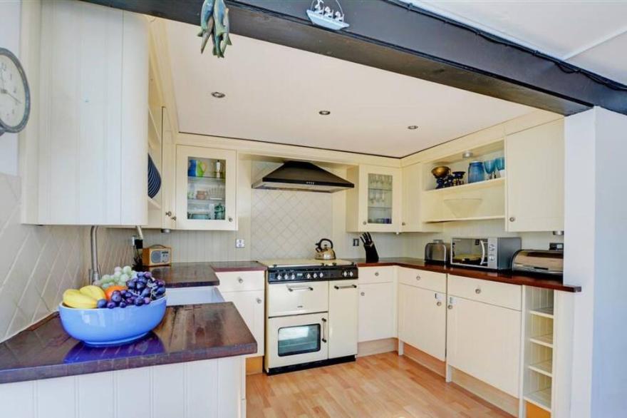Beautiful private villa for 8 guests with WIFI and TV