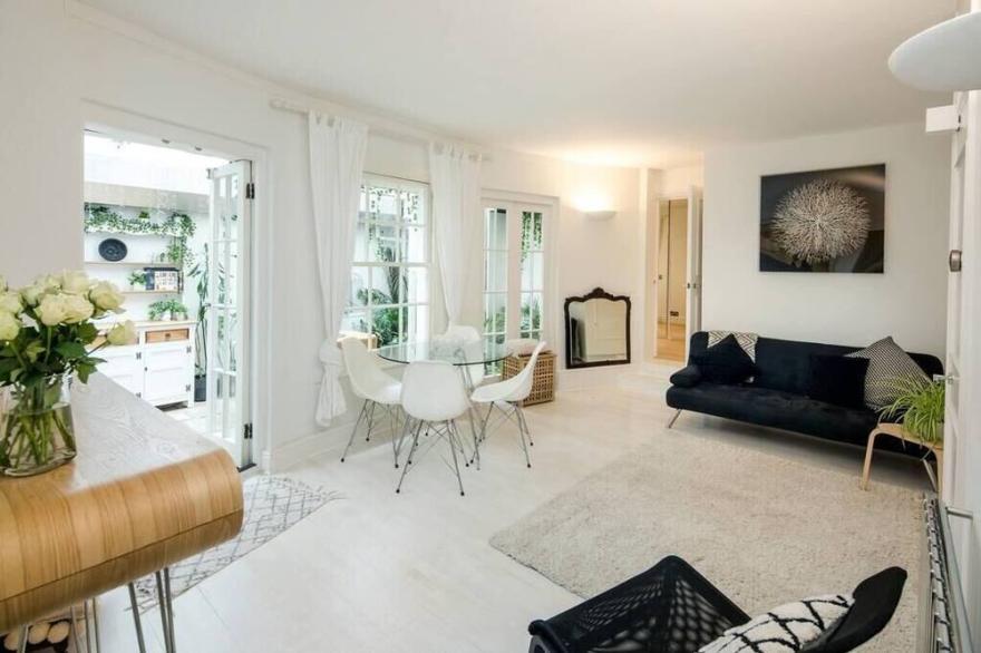Stylish Hyde Park Gem - Private Conservatory 2B/2B