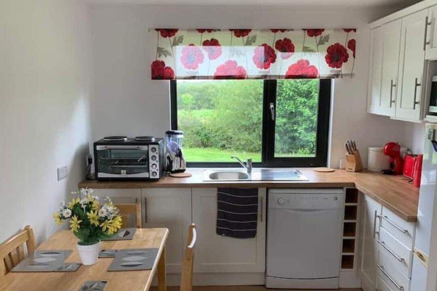 Cosy Country Cabin, rural but only 20 mins from Belfast